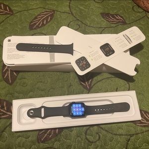 I am selling an Apple Watch series 6 (40 mm) space gray.